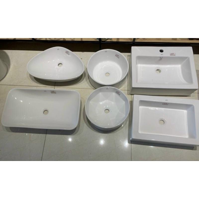 Lavabo sứ đặt bàn vuông men nano tuyết cao cấp KT 56*45*15