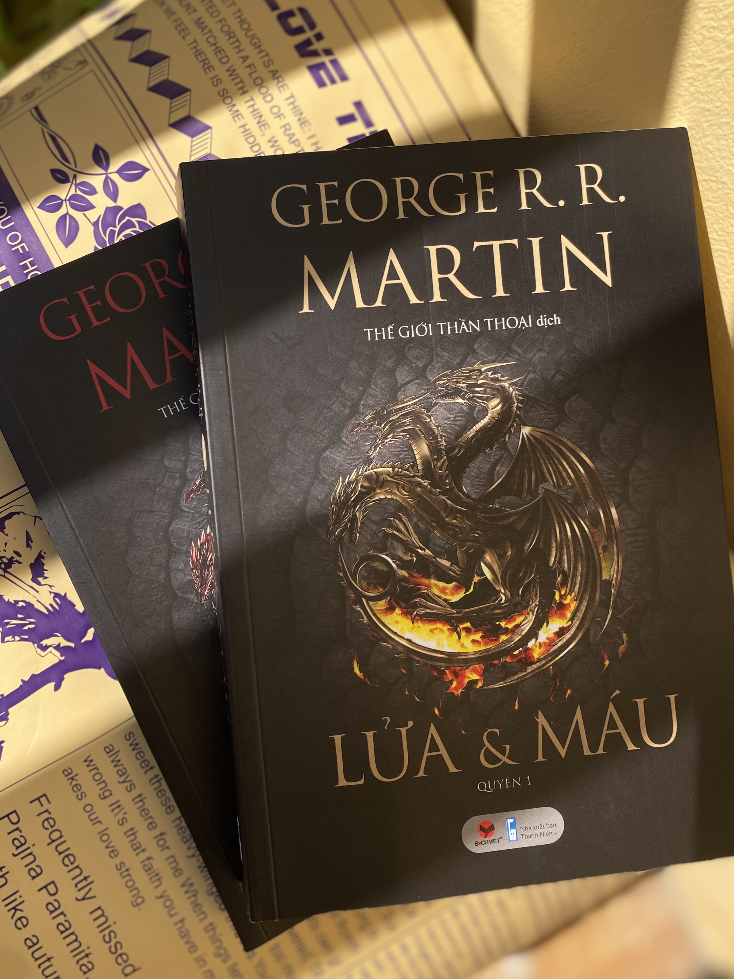 Sách - Lửa và Máu (Bộ 2 tập) - Bách việt