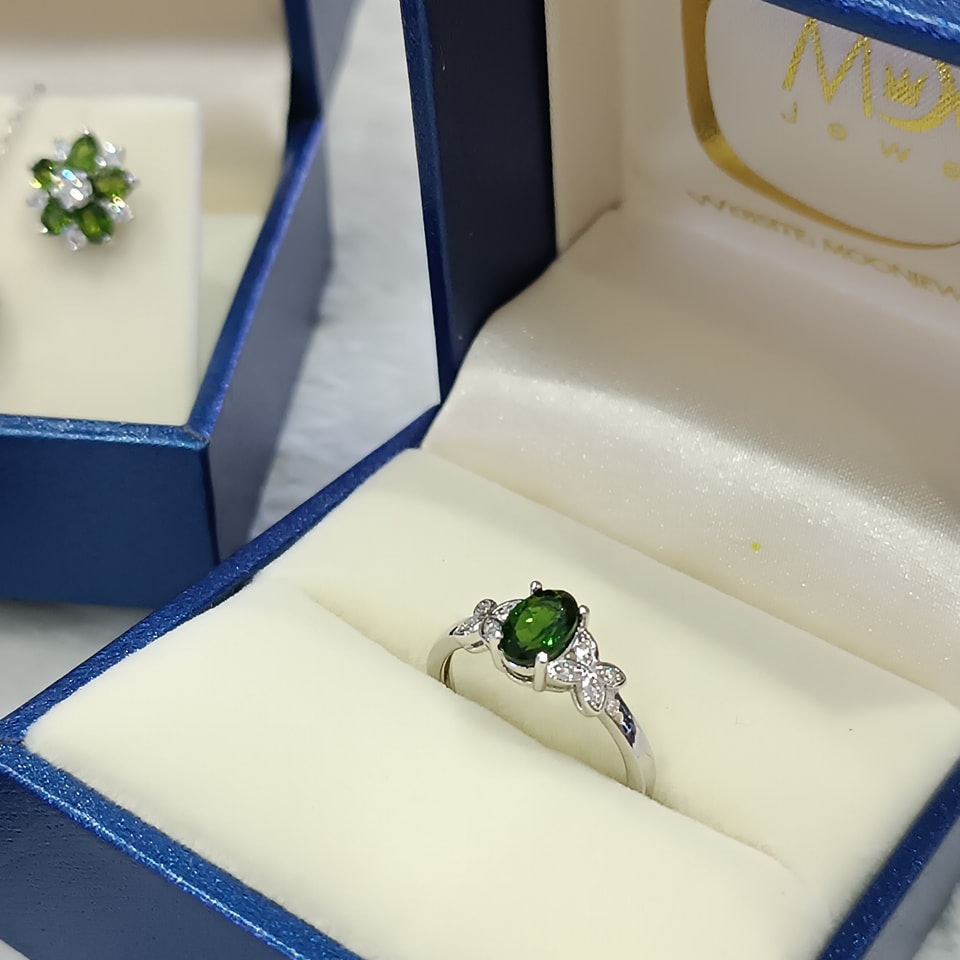 Nhẫn đính đá Diopside thiên nhiên Free Size  - MOON Jewelry