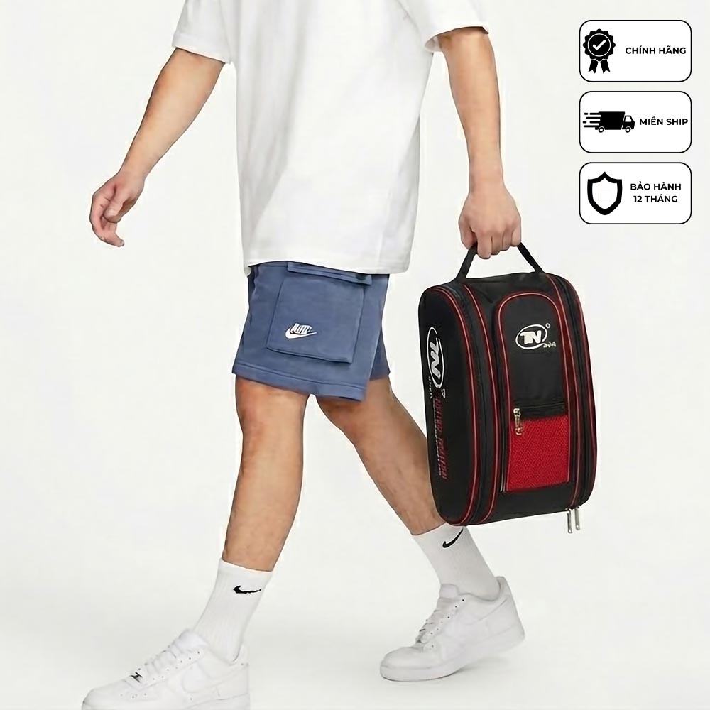 Túi Đựng Giày Đeo Chéo 2 Ngăn Chống Nước TN Bags TN.B 9001 – Túi Đựng Giày Bóng Đá, Túi Gym Thể Thao Màu Đen Đỏ Năng Động Cao Cấp!
