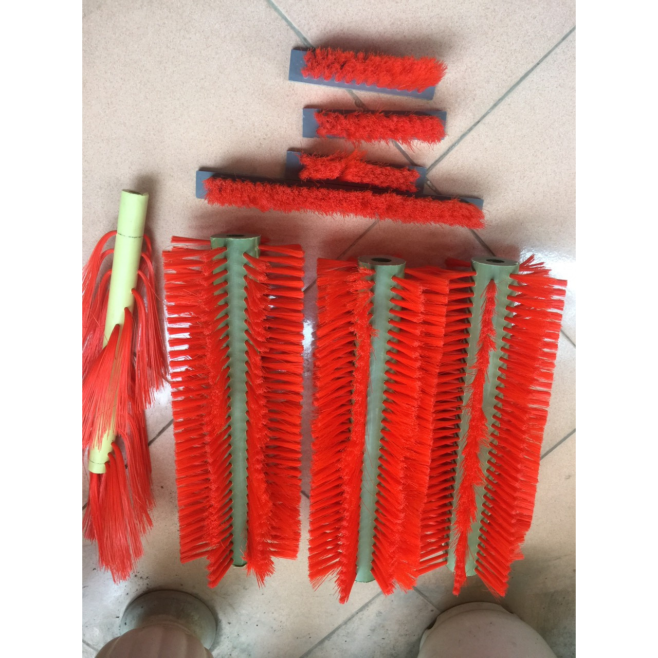 Combo Bồ chổi cọ rửa bình nước 20 lít 8 món