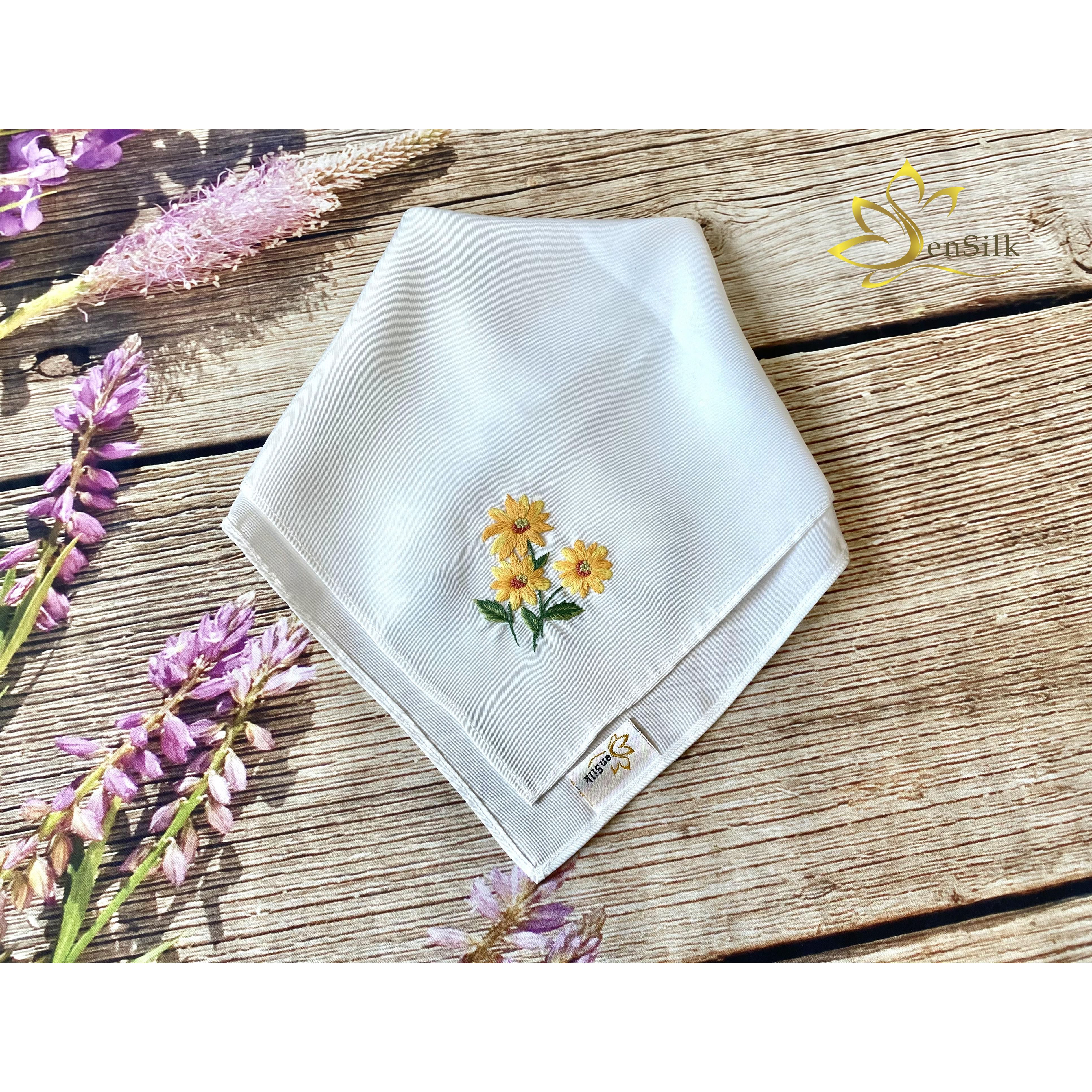 Khăn Tay Thêu Hoa Dã Quỳ SenSilk – Quà Kỷ Yếu, lụa tơ tằm Bảo Lộc 35 X 35 CM