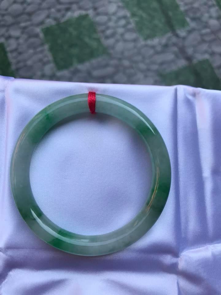 Vòng ĐẬU LÝ A SAO 50MM x DẦY 8mm Rất đẹp đá cẩm thạch tự nhiên MÀU TRẮNG XANH LÁ VÂN BÓNG ĐẸP NỮ 50kg đến 56kg Chất liệu 100% đá cẩm thạch tự nhiên