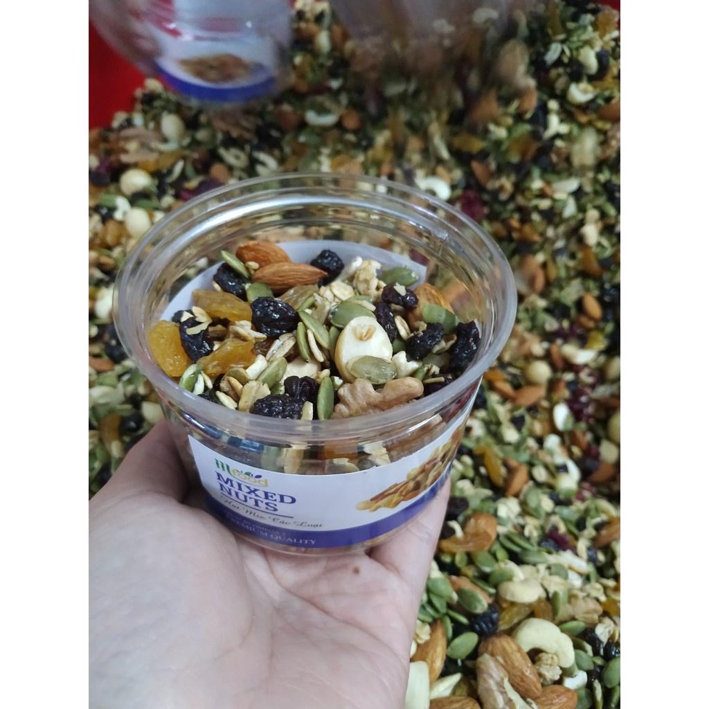 Hạt Dinh Dưỡng Mix, Hiệu Mfood, Gồm 7 Loại Hạt Sấy Khô Óc Chó Đỏ, Óc Chó Vàng, Hạnh Nhân, Nho, Xoài Sấy, Bí Xanh, Điều