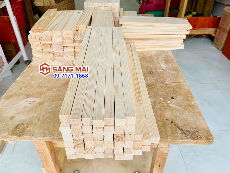 Thanh gỗ thông vuông 2cm x 2cm x dài 50cm + láng mịn 4 mặt