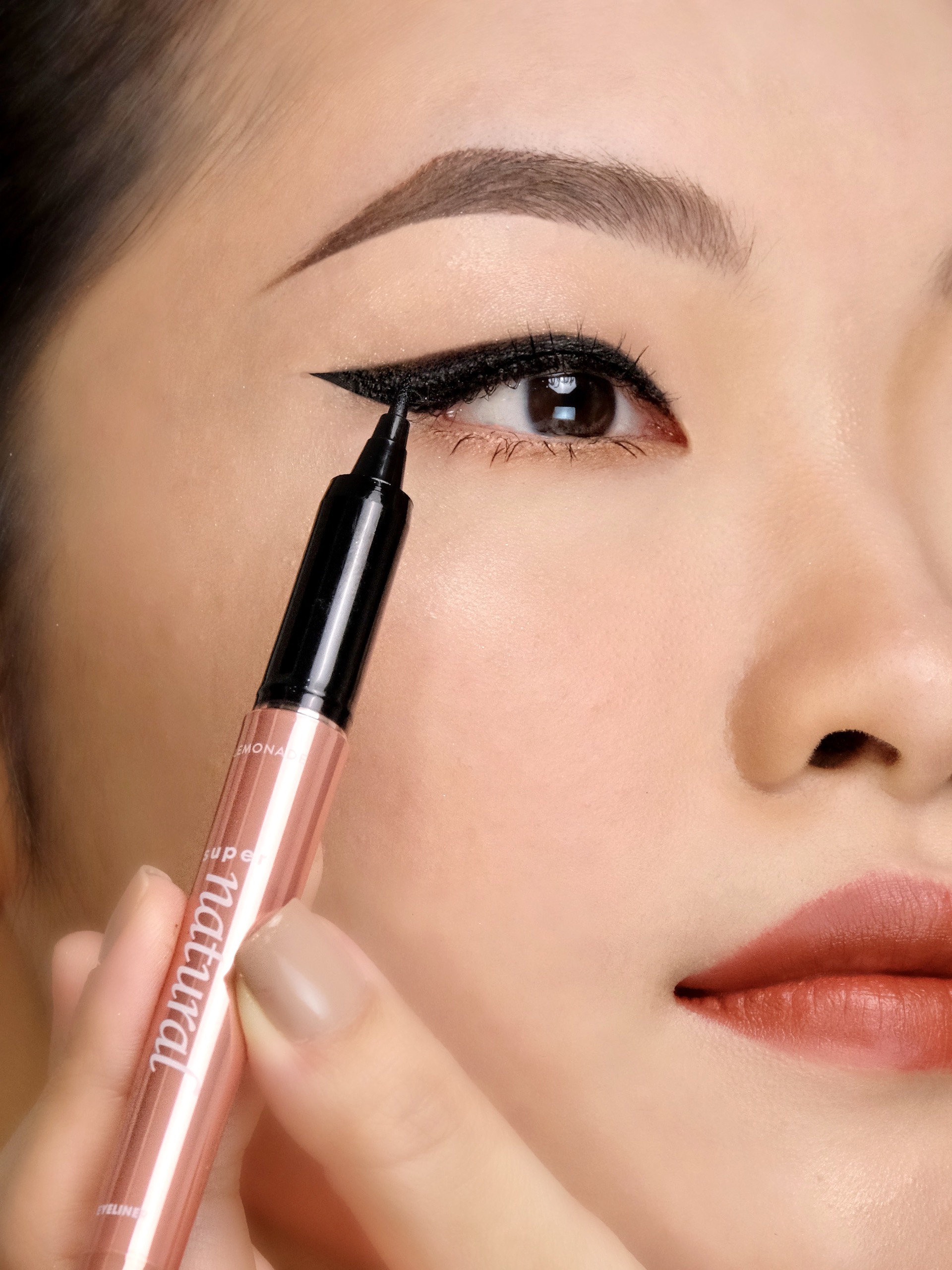 Combo trọn bộ Lemonade SuperNatural gồm 01 son kem 5g và 01 Mascara 7.5g,  01 Eyeliner 1g