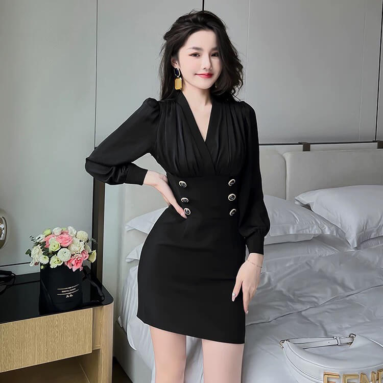 Đầm ôm thân voan phối nút