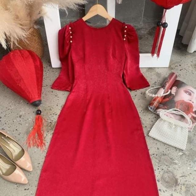 Áo dài cách tân kiểu đỏ