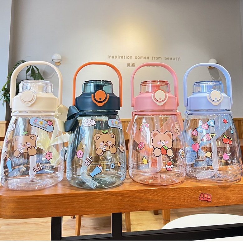 Bình đựng nước bụng bầu kèm ống hút và dây đeo tiện lợi 1300ml Kiss kèm sticker dán