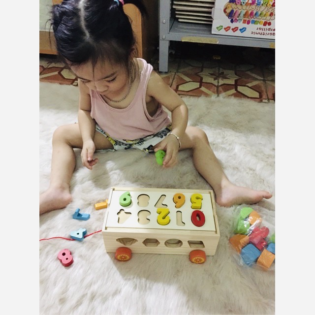 Đồ chơi gỗ Montessori - Xe kéo thả hình khối và số bằng gỗ giúp bé học hình khối, màu sắc và số đếm