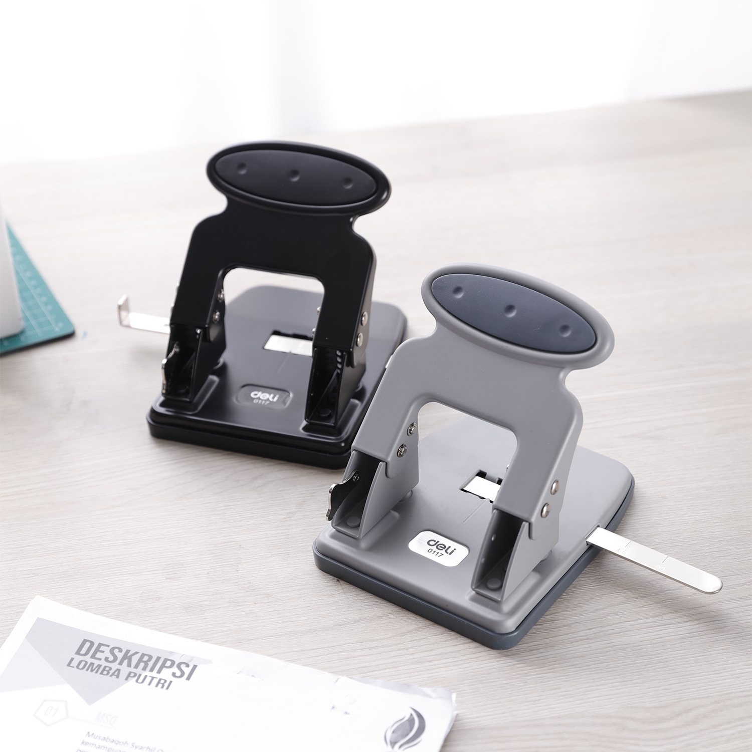 Máy đục lỗ kim loại 35 tờ Deli, Đen, xanh dương, ghi xám - 1 cái E0117