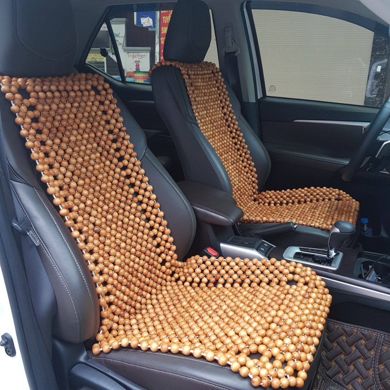 Đệm lót ghế ô tô hạt gỗ Pơ Mu 100% tự nhiên tựa lưng massage trên ô tô, xe hơi