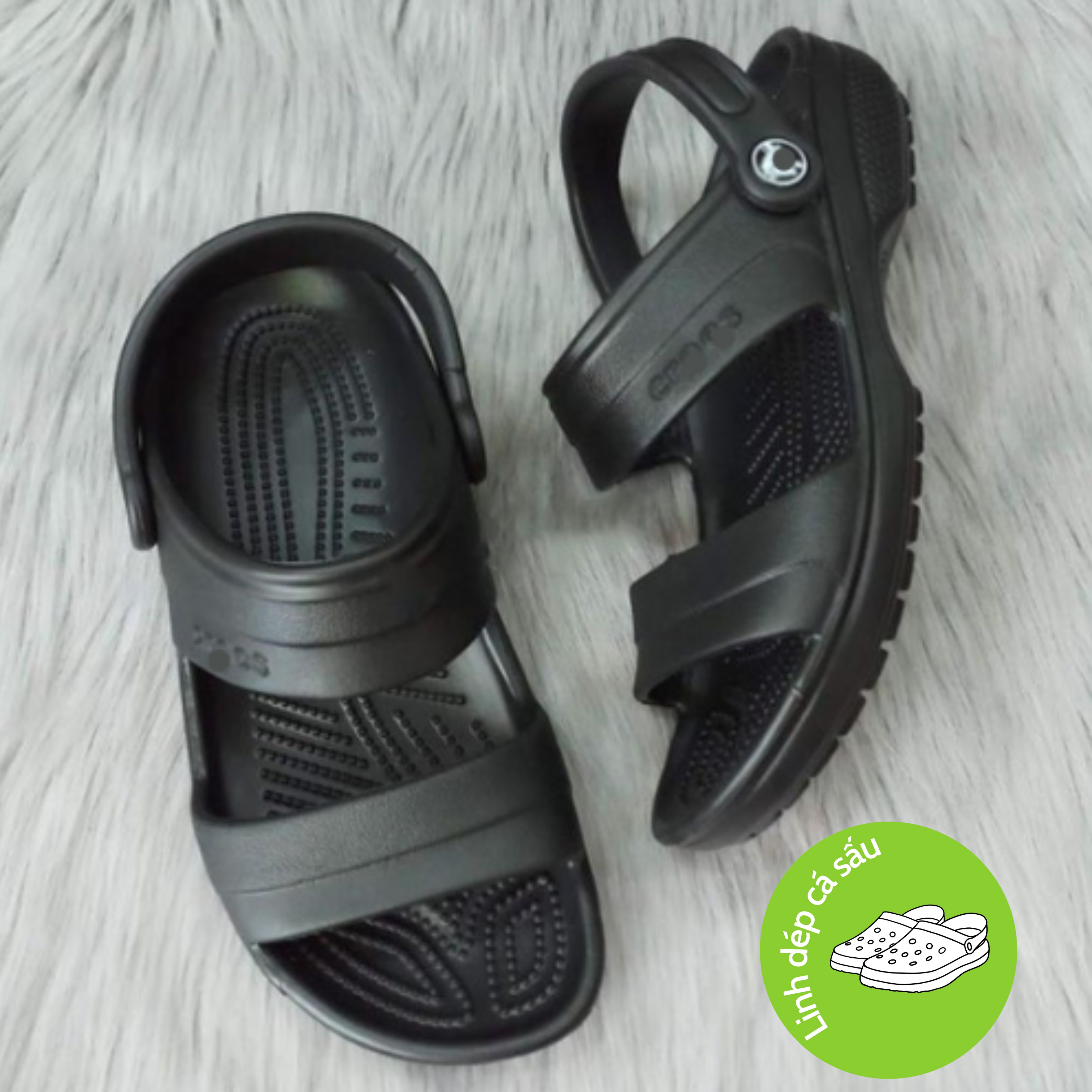 Sandal nhựa cross Clasic roomy fit màu đen dành cho nam, liền khối, mềm bền chắc