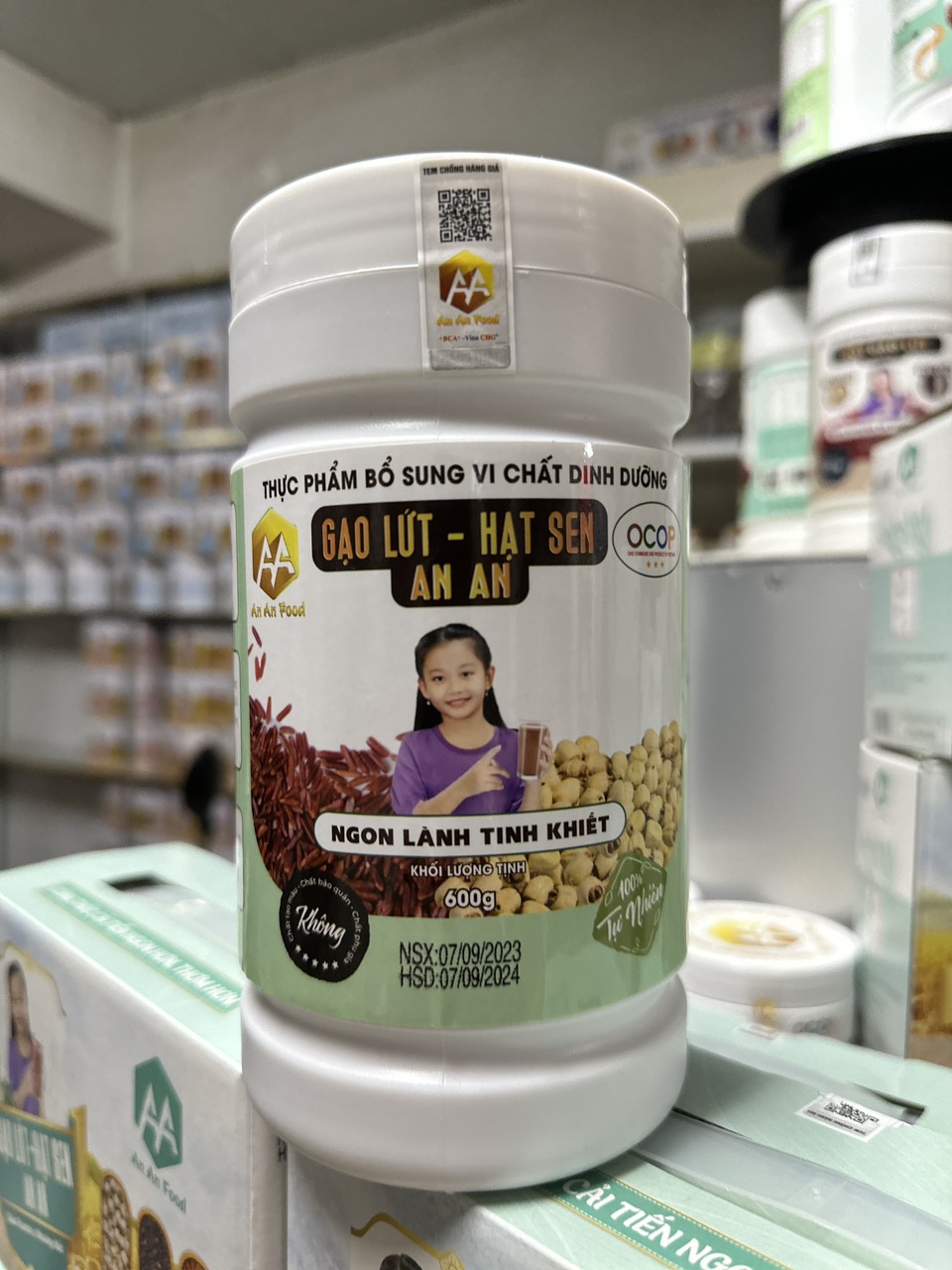 deal hời giá góc . Lon Bột gạo lứt-hạt sen-mè đen( bột gạo lứt ANAN) thay thế bửa ăn , chăm sóc sưc khỏe , xương khớp , giấc ngủ