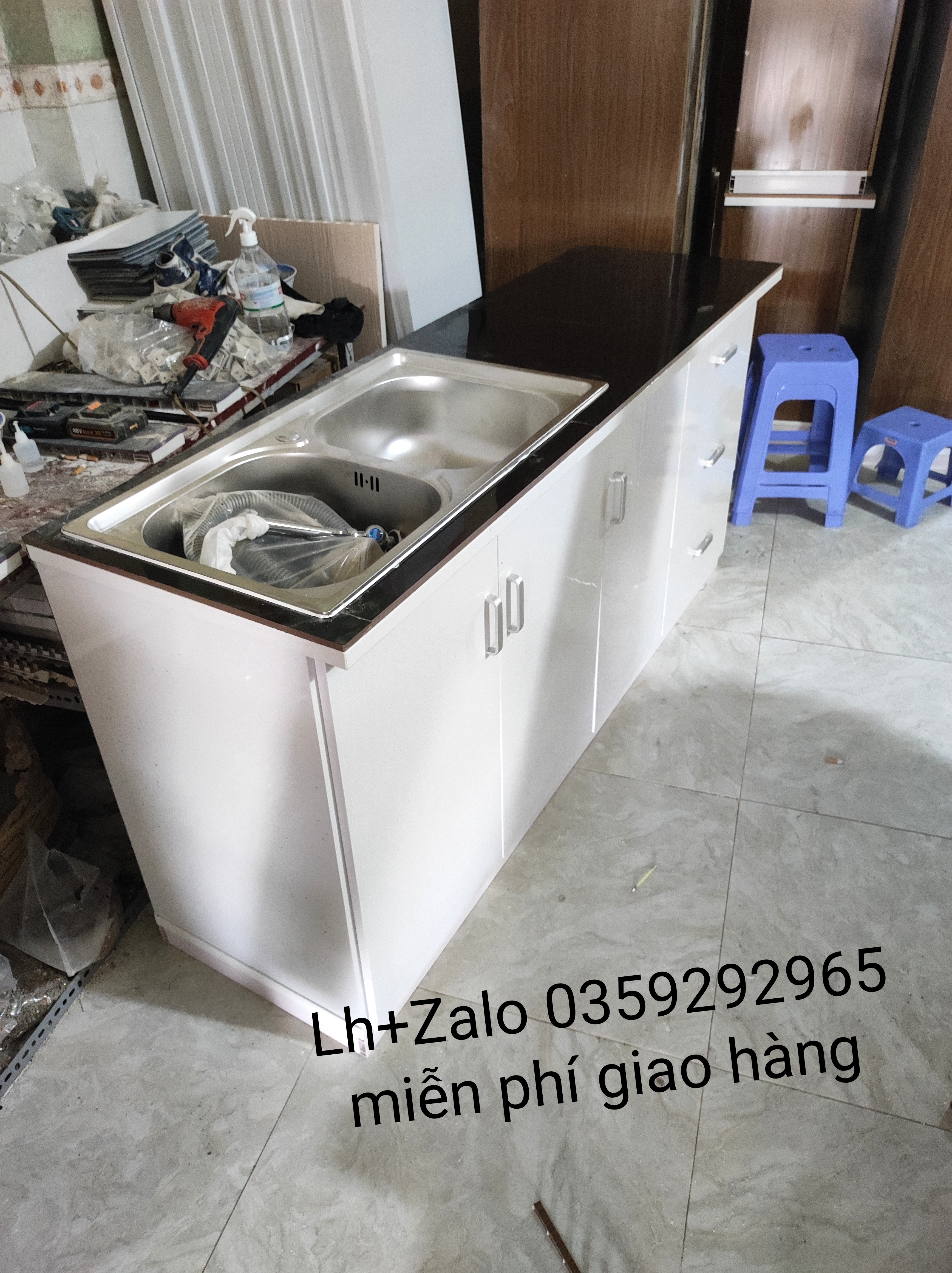 Tủ bếp mini nhựa đài Loan ốp mặt gạch sẵn bồn đôi