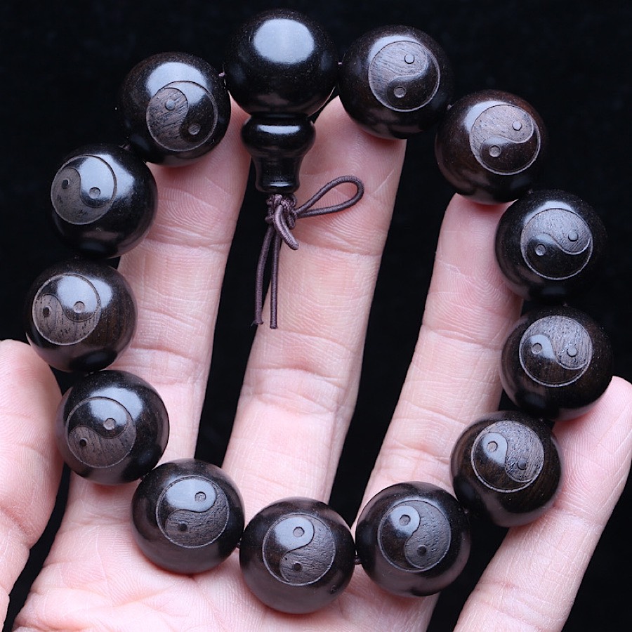 VÒNG TAY GỖ MUN KHẮC THÁI CỰC 15mm