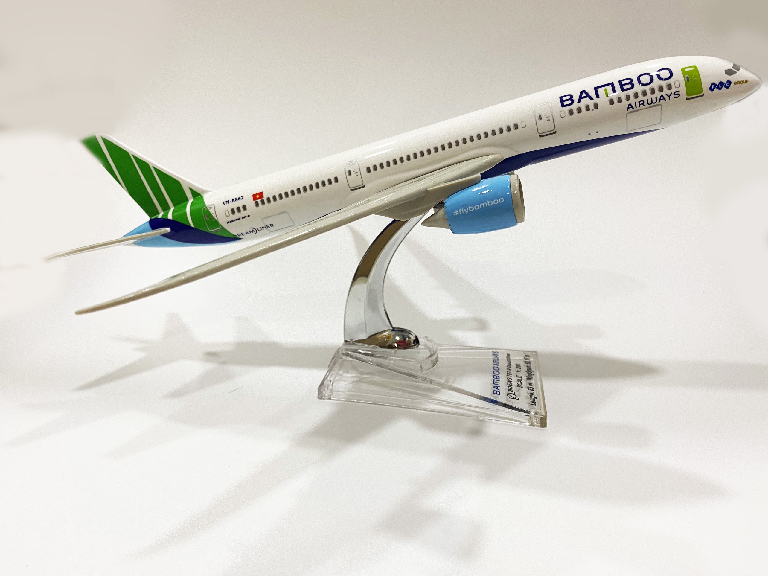 Mô hình máy bay Bamboo Airway Boeing B787 32 cm cao cấp