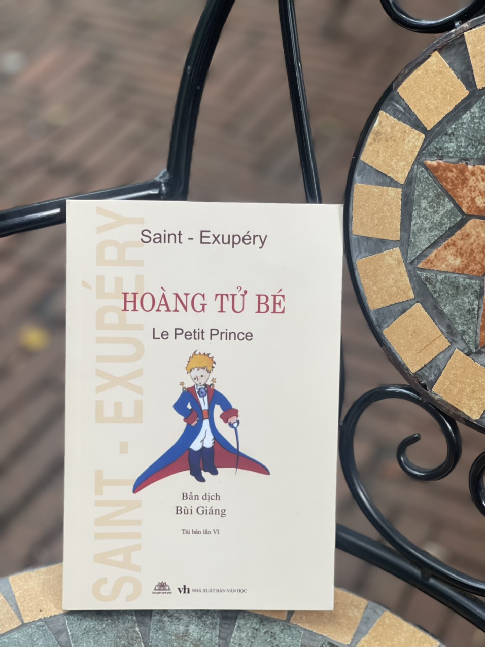 (Bản dịch Bùi Giáng – Tái bản lần VI năm 2023 – Tranh minh hoạ) HOÀNG TỬ BÉ - Saint-Exupery – Thư quán Hạnh Phúc - Nhà xuất bản Văn Học - bìa mềm