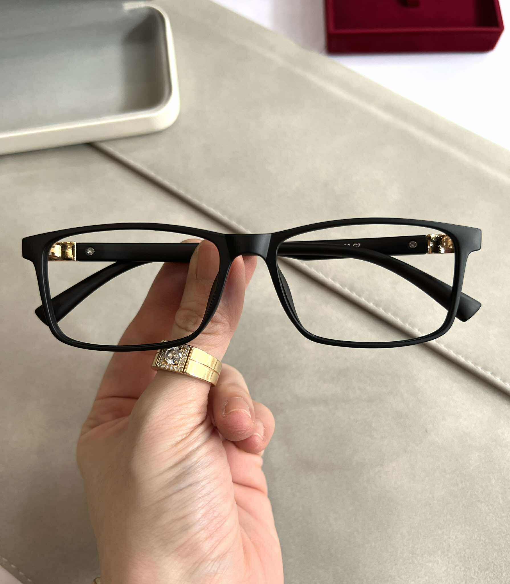 Kính gọng nhựa dẻo unisex nam nữ dáng basic chữ nhật cao cấp (Màu đen nhám)