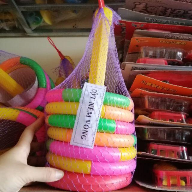 Cột ném vòng T