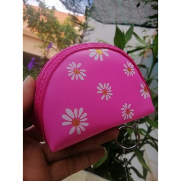 MÓC KHÓA BÓP. MÓC KHÓA VÍ DÁNG BẦU IN HÌNH, THÊU HOA CÚC GẮN STICKER