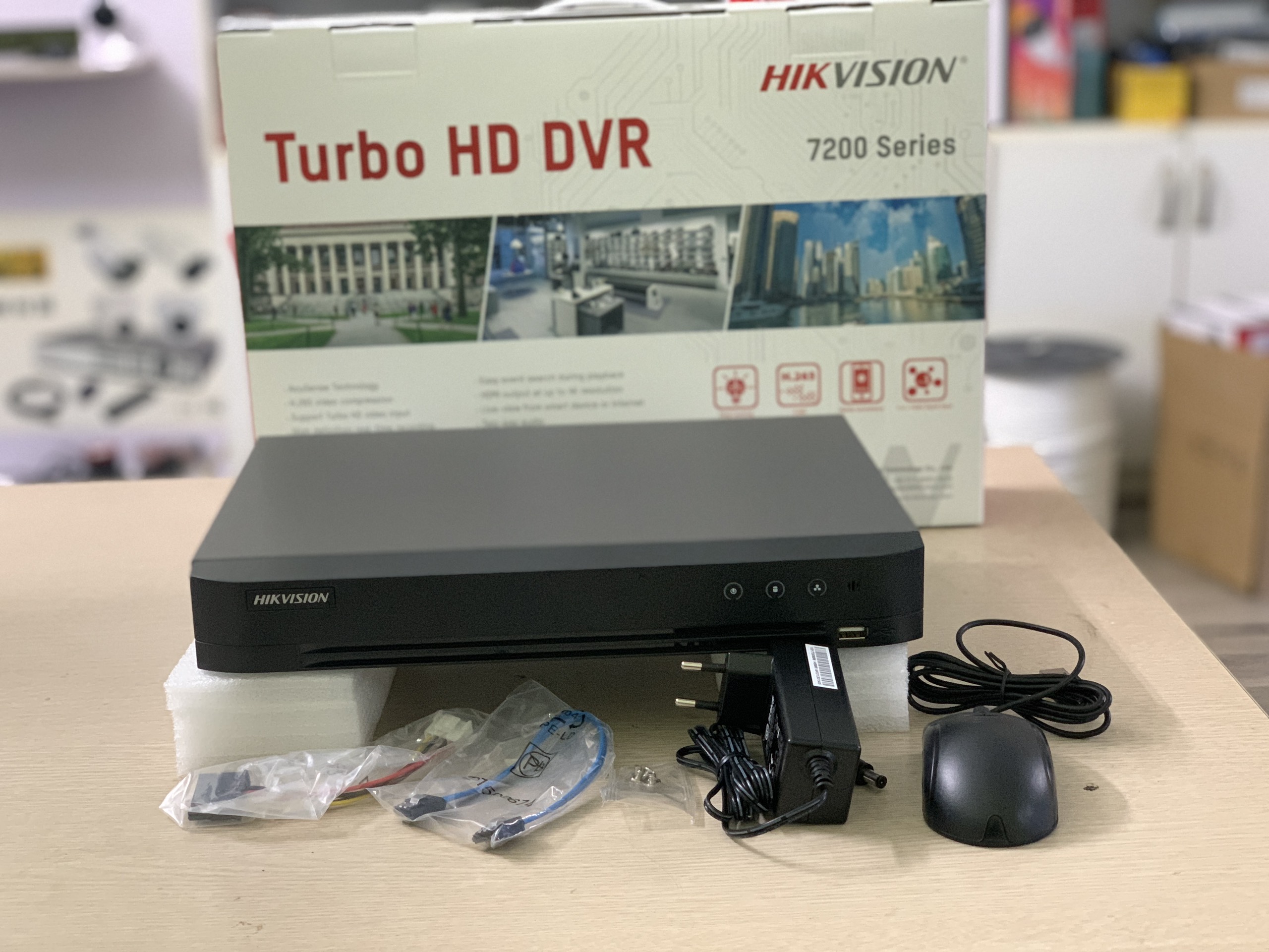 Đầu ghi hình 4 kênh TURBO HD 3.0 Hikvision DS-7104HQHI-K1 - Hàng chính hãng