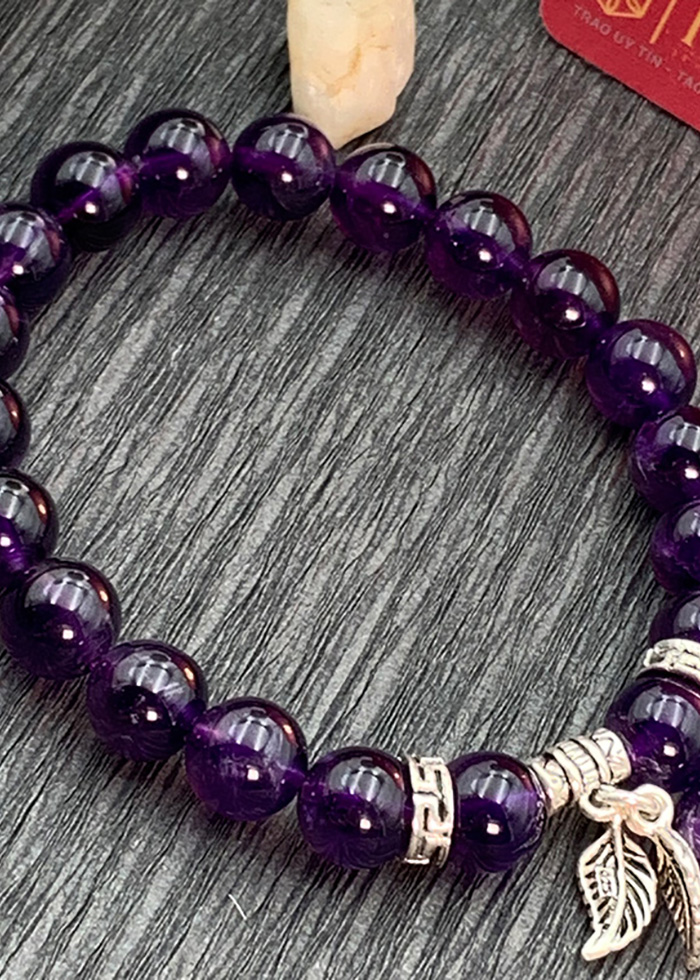 Vòng Đá Thạch Anh Tím 8 Ly Charm Lá Bạc Thái