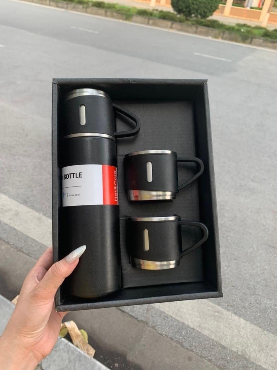 Sét bình giữ nhiệt kèm 2 cốc nhỏ chất liệu inox cao cấp siêu bền, giữ nhiệt tốt, thích hợp sử dụng khi đi làm, đi học, công tác, du lịch, nhiều màu cho cả nam và nữ HÀNG LOẠI 1