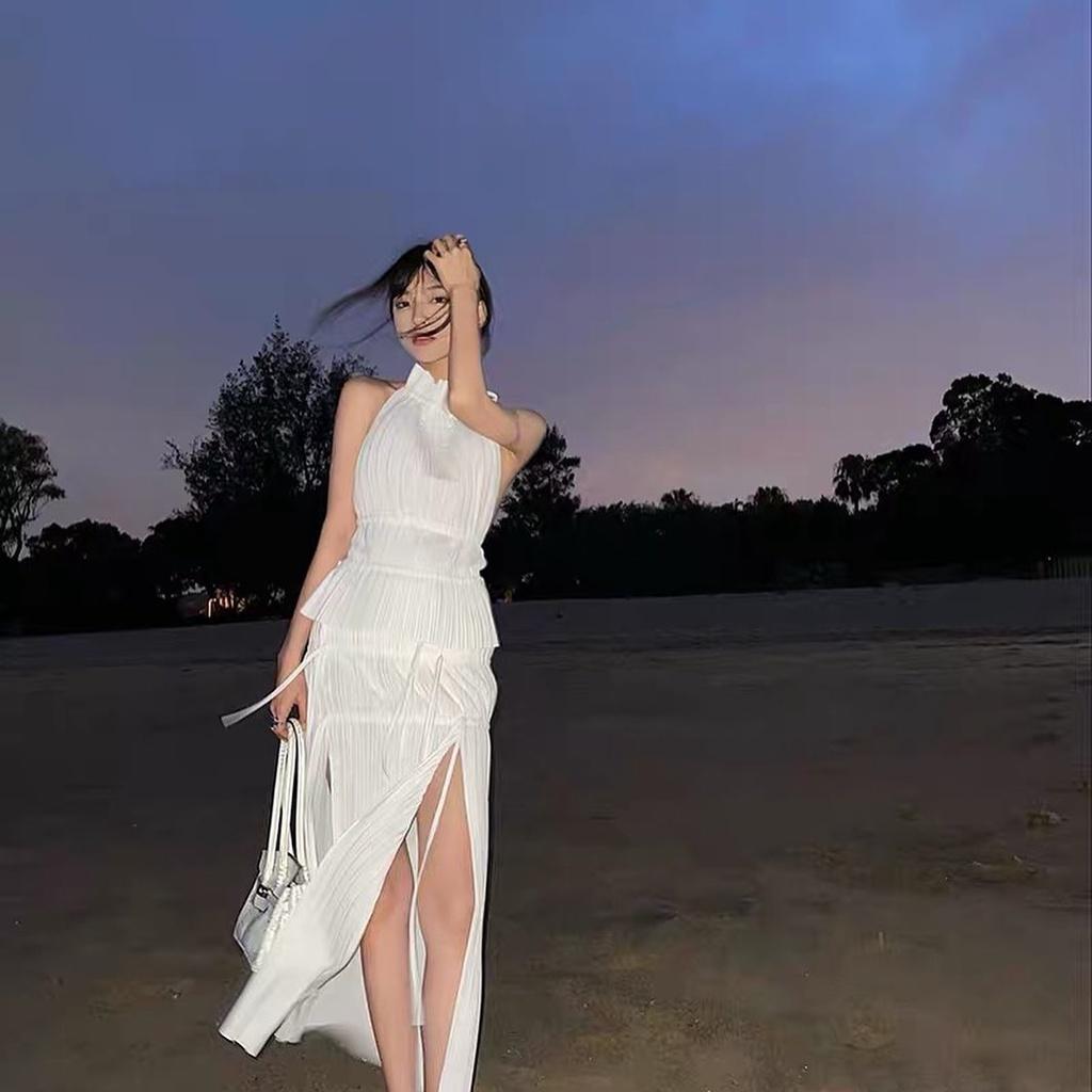 Đầm cổ yếm dáng xuông Wabisabi N17/12