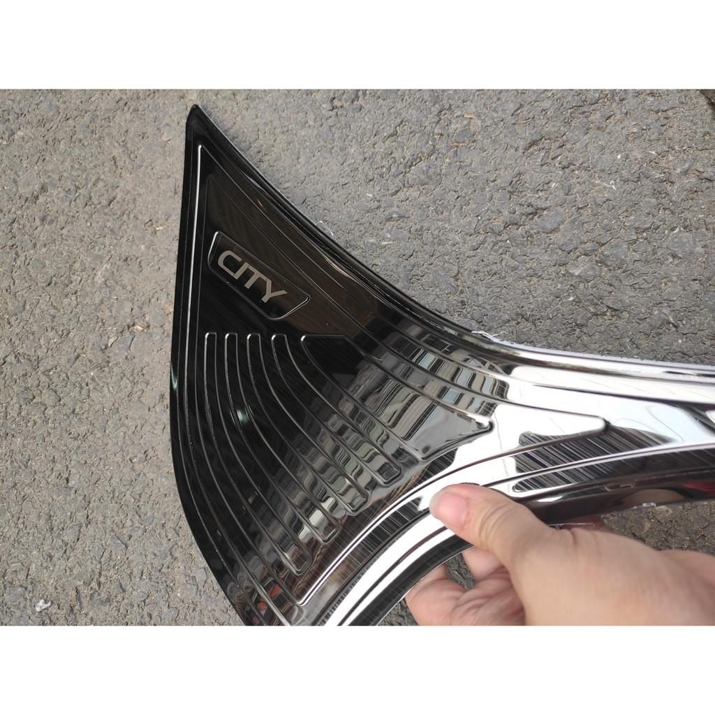 Bộ 4 ốp tapli cánh cửa xe Honda City đời 2014 đến 2019 2020 mẫu TITAN .