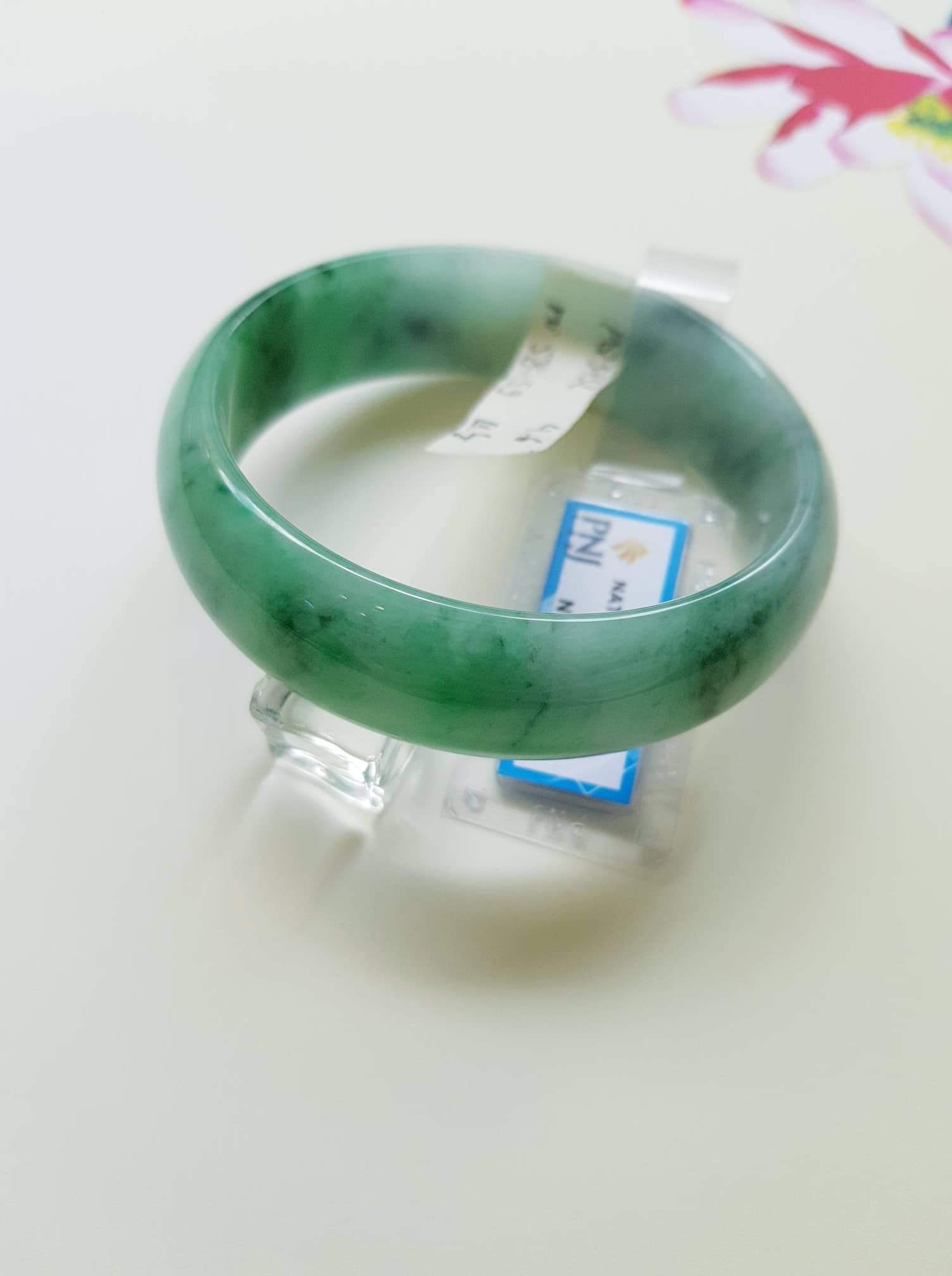 Vòng cẩm thạch bản hẹ xanh lý đẹp sang mới lạ ni tay lớn 58-59