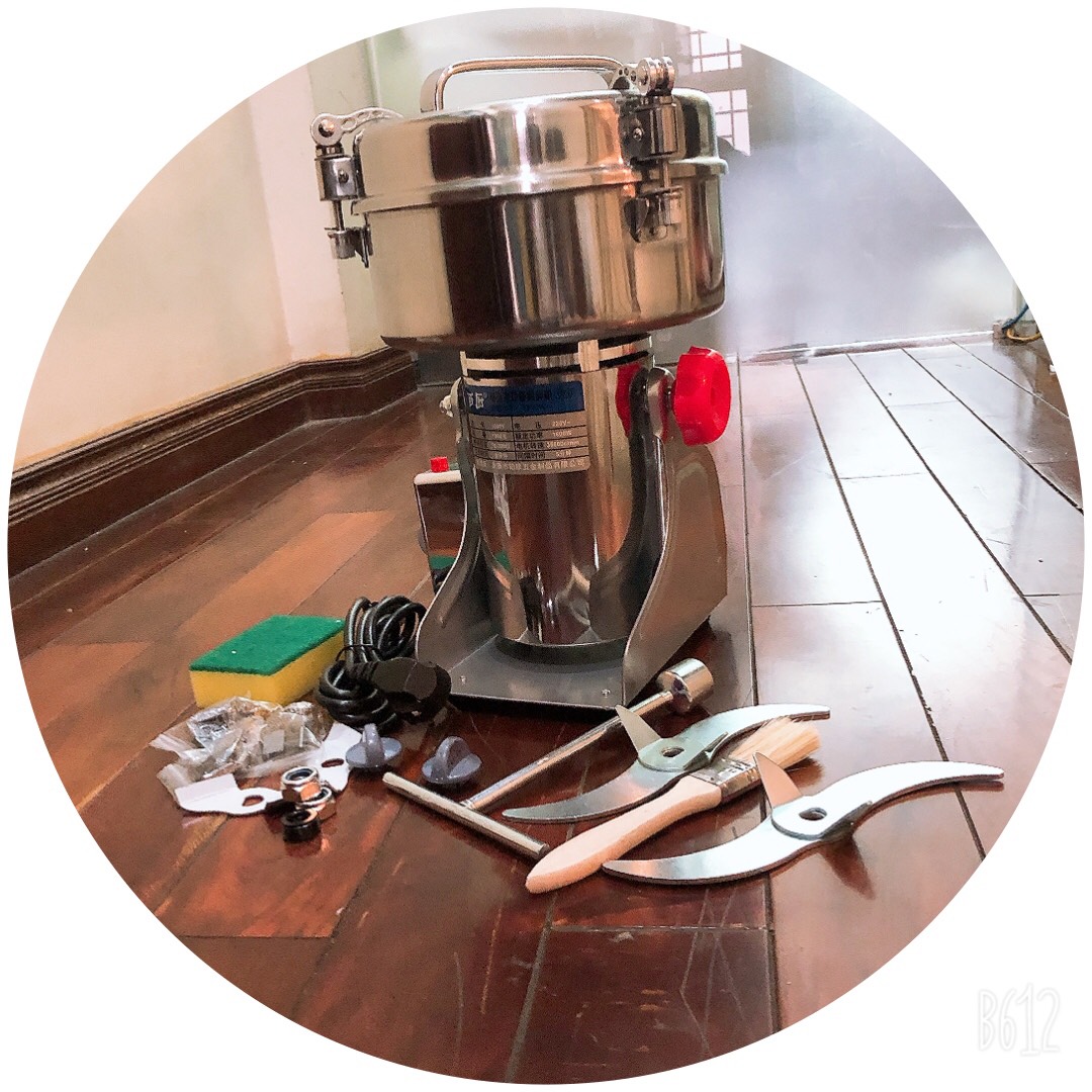 Máy nghiền bột dạng dao chuyên nghiền bột khô đa năng, chất liệu inox 304 rất đẹp