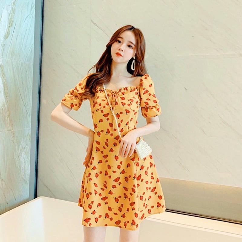 Đầm Ngắn hoa Vàng Cổ Bèo