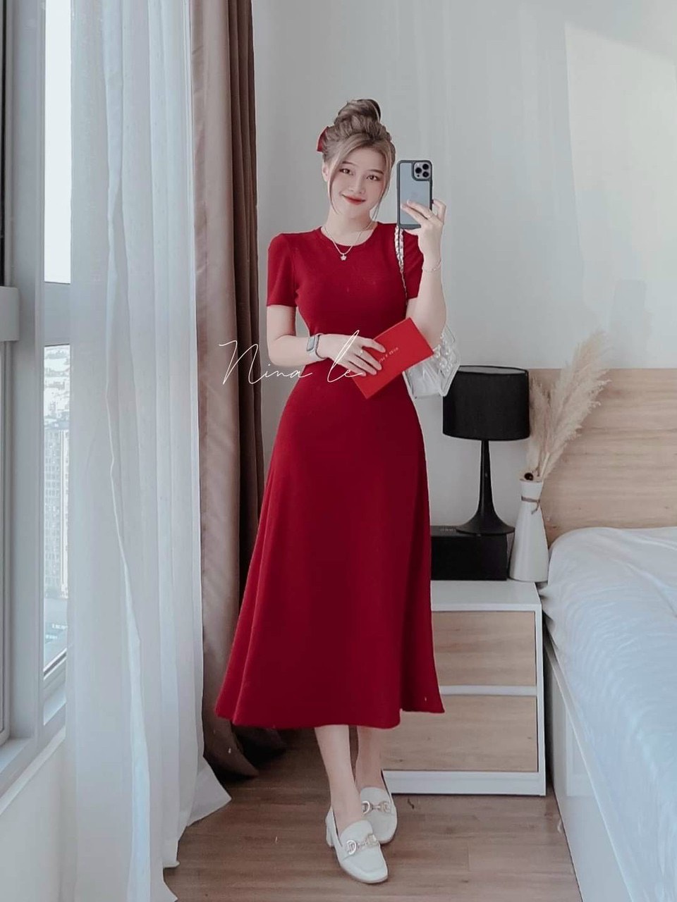 ĐẦM HỞ LƯNG XOÈ DÀI   2 MÀU Y HÌNH