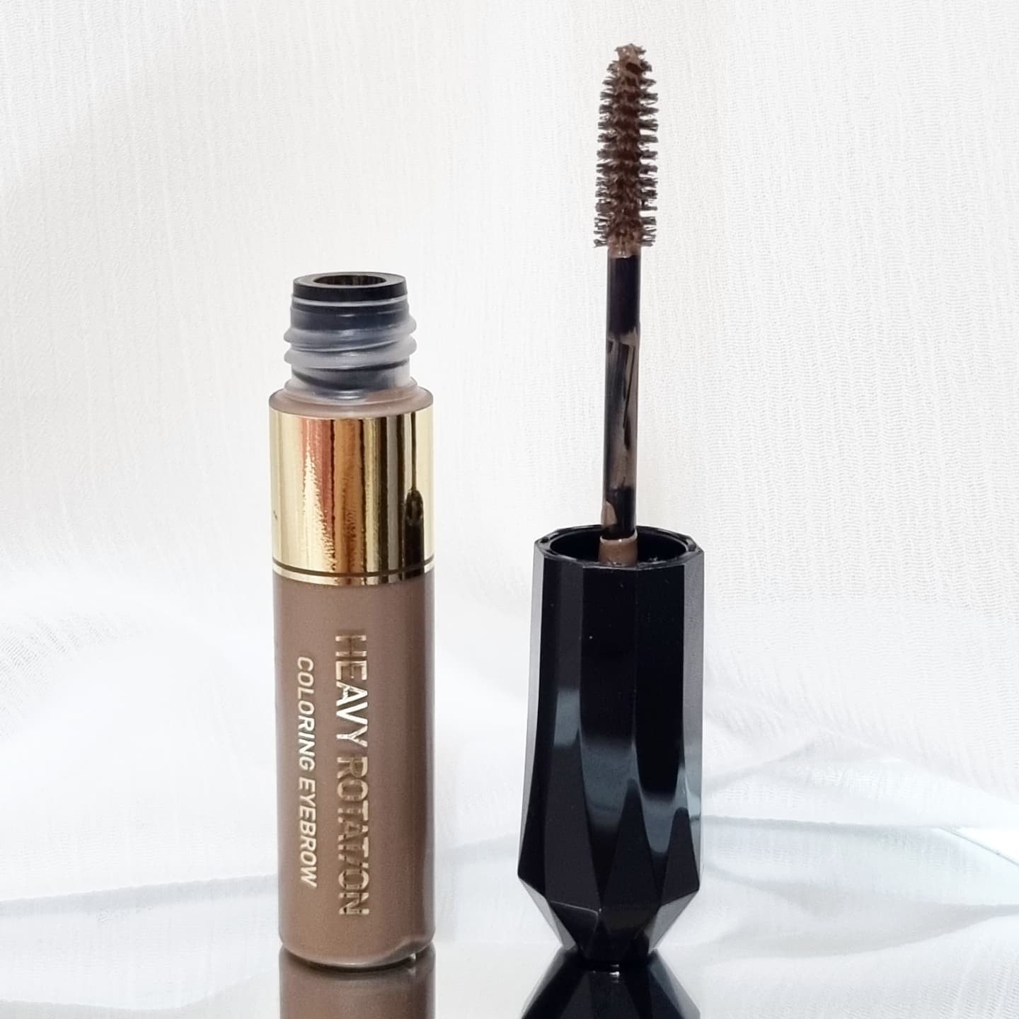 Mascara Chải Đổi Màu Lông Mày Chống Trôi Siêu Bền Heavy Rotation Coloring Eyebrow (Nâu Tự Nhiên)