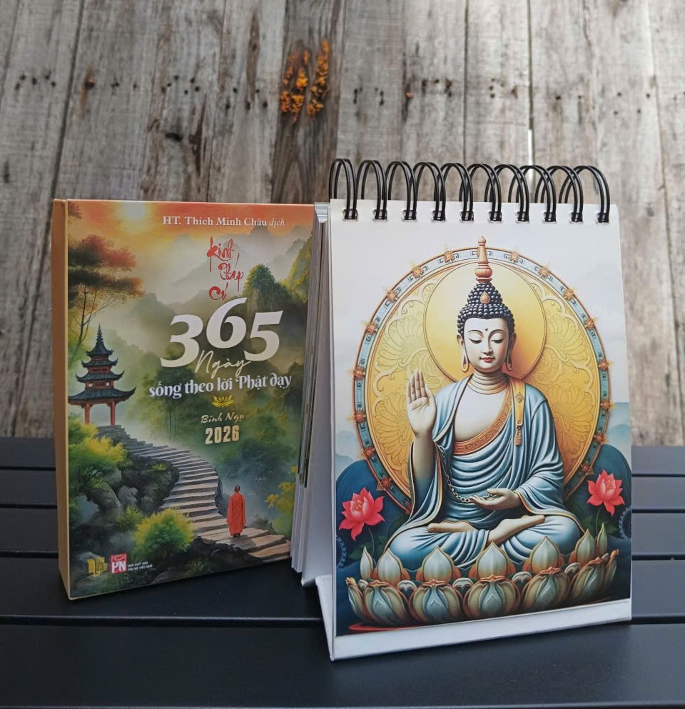 Sách Lịch Bính Ngọ 2026 - Kinh Pháp Cú - 365 Ngày sống theo lời Phật dạy