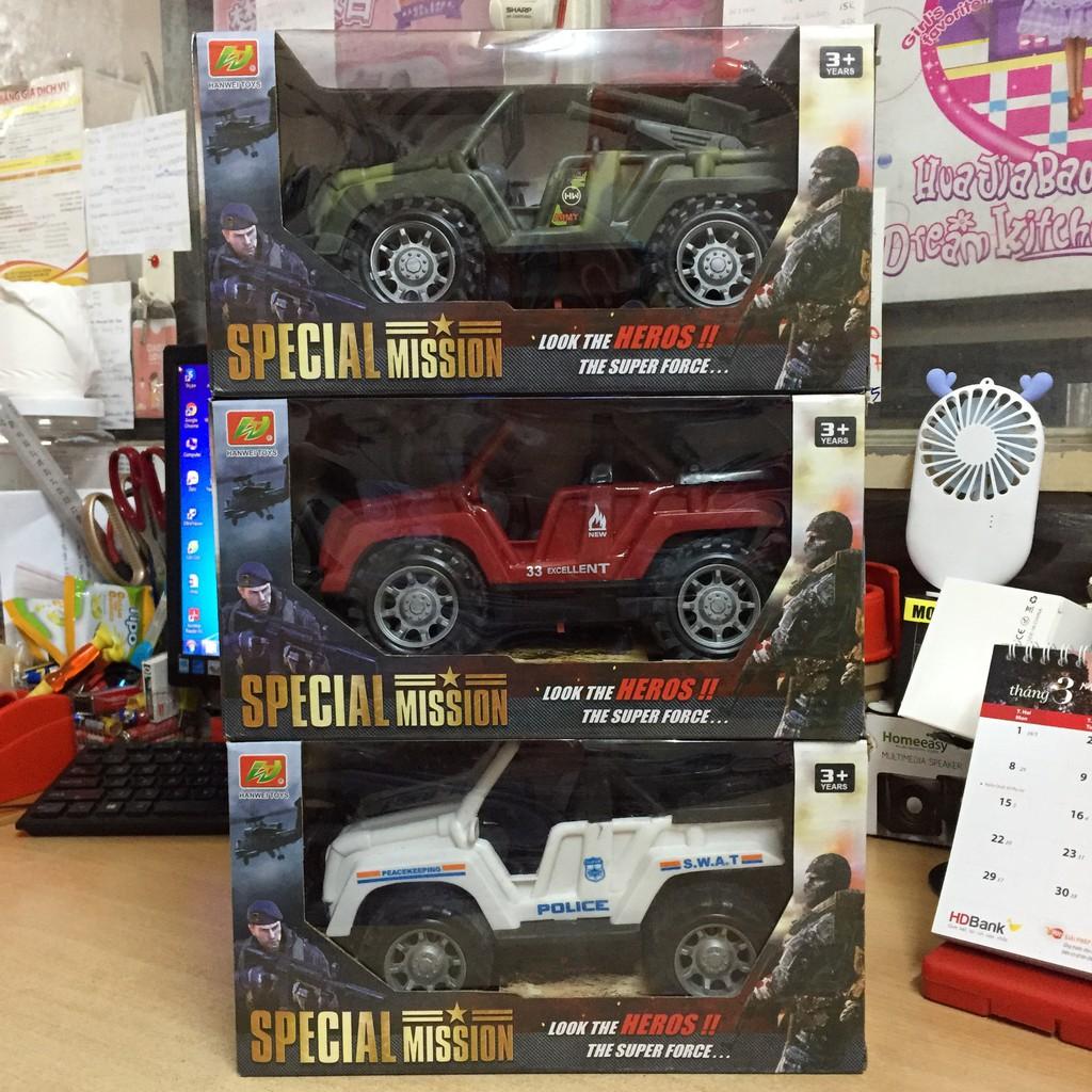 Mô hình Jeep pin thường có nhạc và đèn
