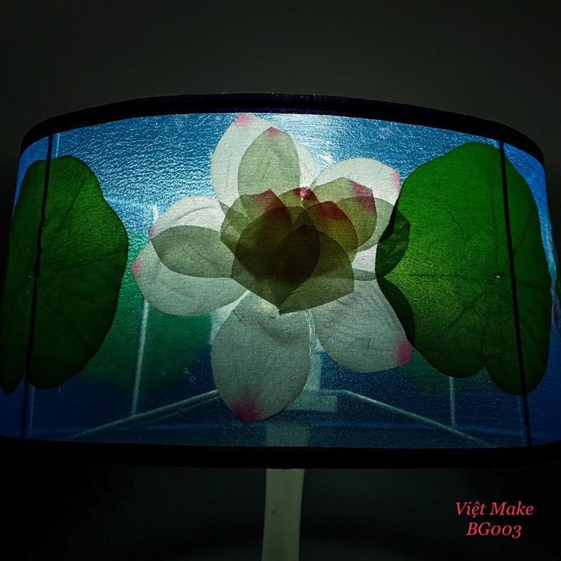 Hình ảnh Đèn bàn hiện đại gỗ cao cấp hồ sen chính hãng Việt Make, đèn ngủ đẹp tặng kèm bóng led