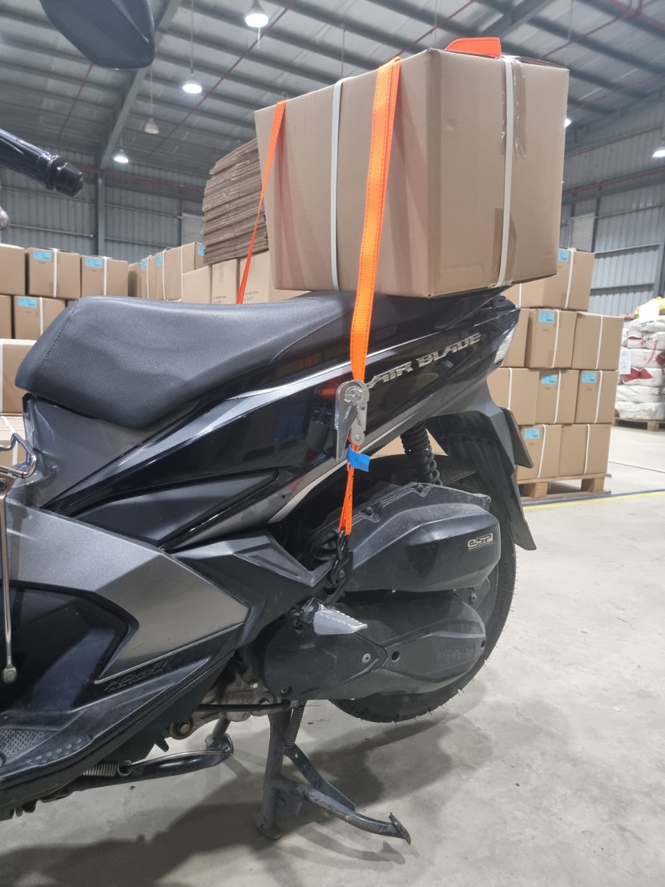 600kg Dây chằng hàng tăng đơ JUMBO, loại có 2 móc S-hook ,bản rộng 25mm, Trọng tải: 300 kg, đóng gói trong túi PE