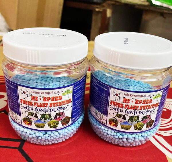Phân bón NPK 17-17-17 nuôi hoa, dưỡng hoa - Lọ 200gr