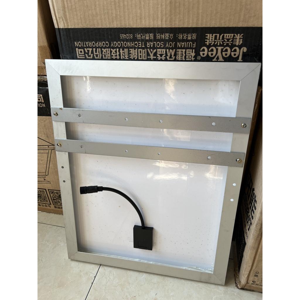 Đèn đường LED 10W cao cấp, năng lượng mặt trời, tự động điều khiển sáng tối. Kích thước: 350*350*375mm.Hàng mới thanh lý