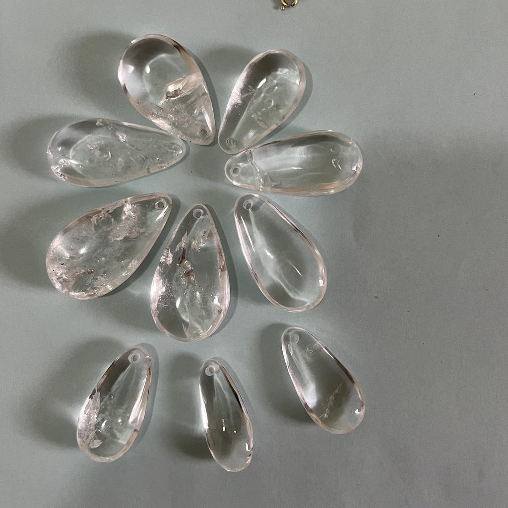 Mặt dây chuyền hình giọt nước QUARTZ thạch trắng siêu đẹp của Xưởng Chế Tác Đá Phong Thủy Mỹ Nghệ An An