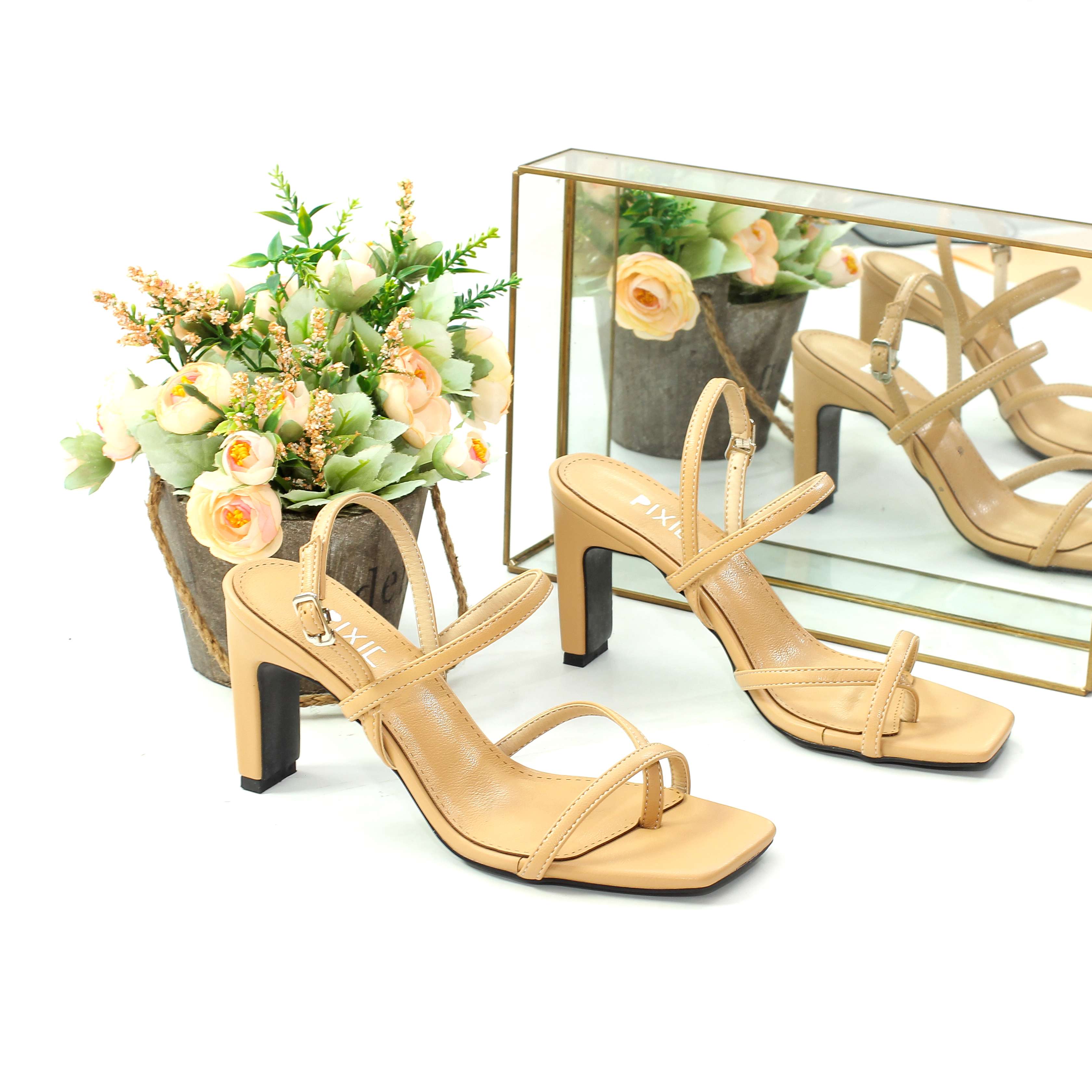 Giày Sandal Cao Gót Xỏ Ngón 7cm Pixie X560