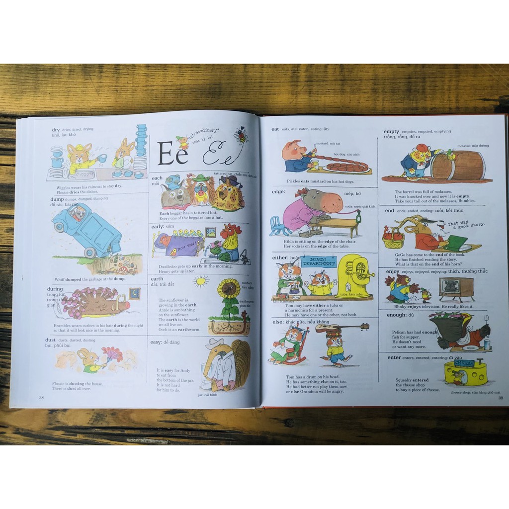 Richard Scarry's Best Dictionary Ever Từ điển tiếng anh cho bé