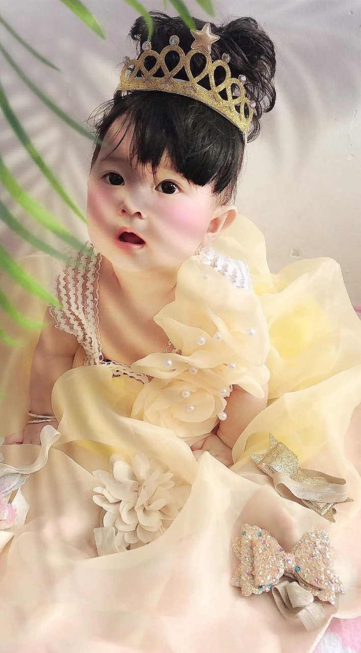 Váy công chúa phối hoa màu vàng dễ thương cho bé V208