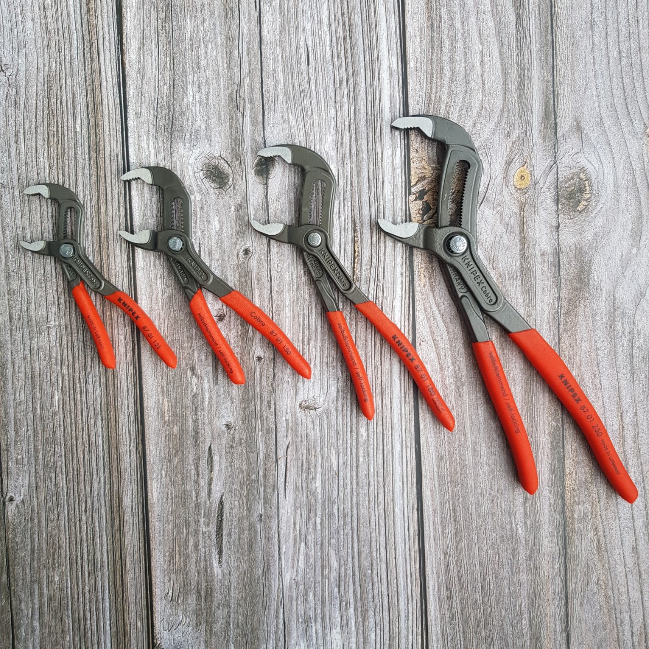 Kìm nước Cobra KNIPEX - 87 01 250