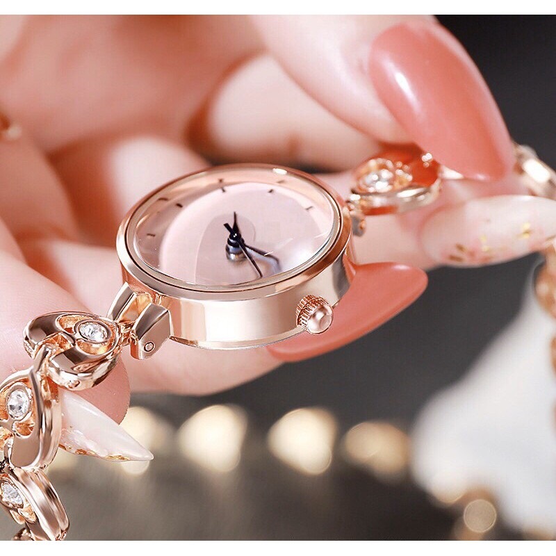 Đồng hồ thời trang nữ mặt trái tim đính cườm tuyệt đẹp F487
