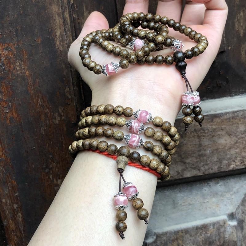 Vòng Tay Trầm Hương phối Đá Đào Hoa cùng charm bạc thái - bình an, may mắn, tài lộc