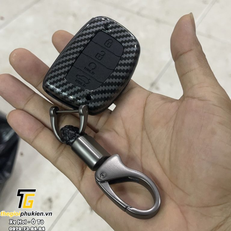 Ốp chìa khóa carbon bọc, bảo vệ chìa khóa xe Hyundai Creta kèm móc đeo INOX