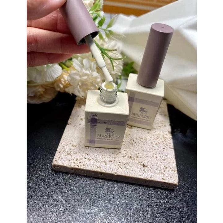 Sơn gel cho Burberry đen trắng
